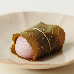 花桔梗の桜餅の写真