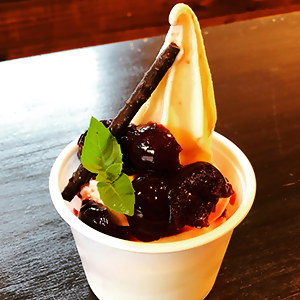 ブランデーチェリーソフトクリームの写真