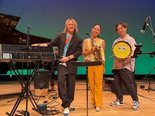 写真：Trio Marrooonのみなさん