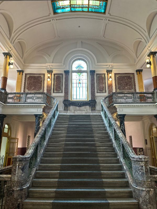 市政資料館(東区)の階段