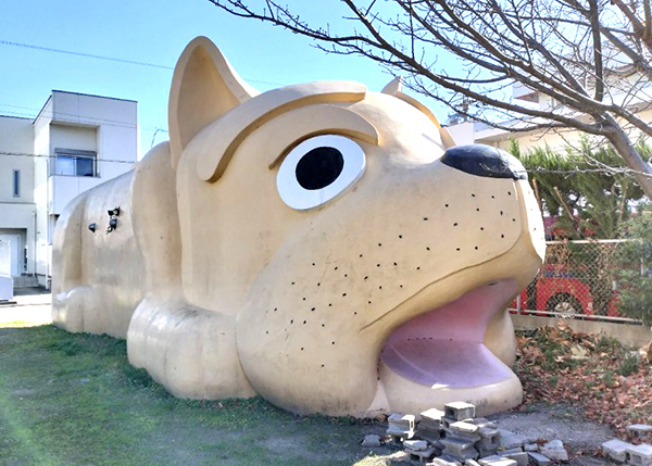 写真：イヌ型の消防団詰所（昭和区)