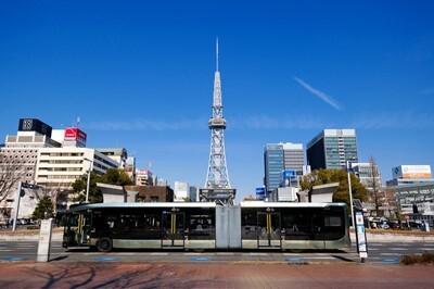 SRT車両のまちなか走行写真