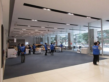 画像:会場のスタッフの皆さんの様子