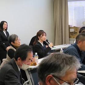 画像：ご意見をくださる名古屋学院大学の学生さん