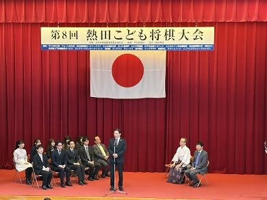 画像：あいさつをする区長の様子