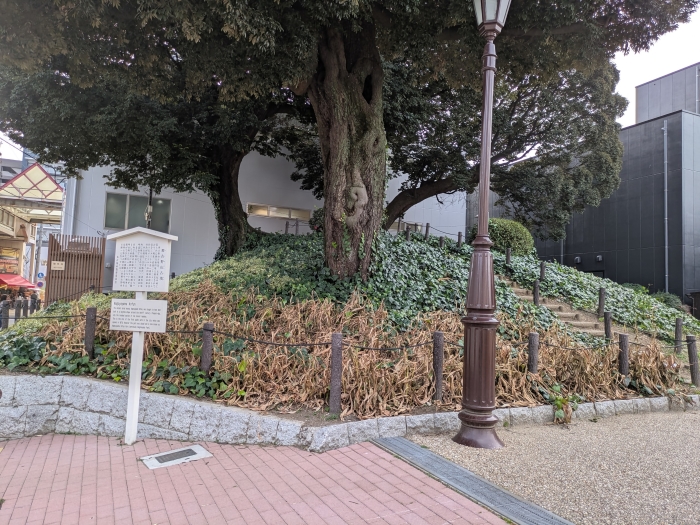 那古野山古墳公園の写真画像