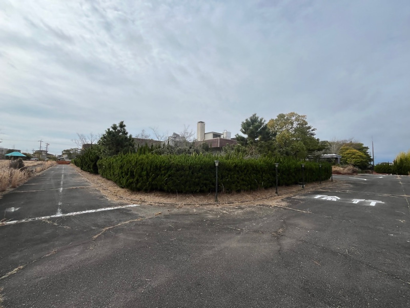 市1「三重県桑名市長島町松ケ島字北姫御前700番12、700番172および700番174」の物件を敷地内の北東側から撮影した写真