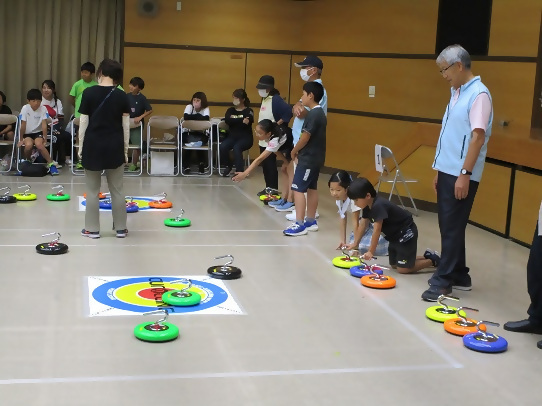 世代間カローリングの様子