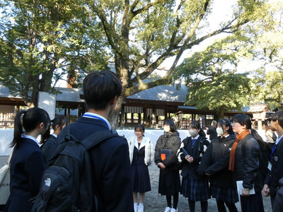 熱田神宮での見学風景