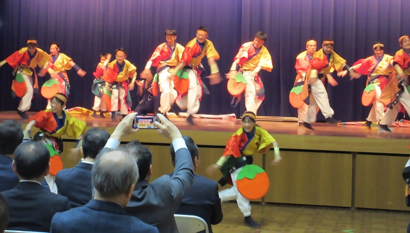 富有樂猩（ふゆうらくしょう）の記念演舞の様子