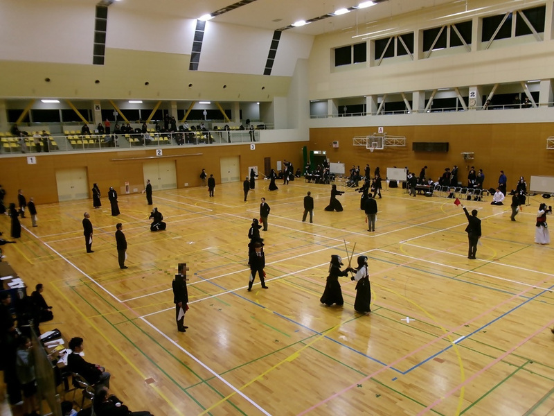 高校生以上の部の対戦の様子