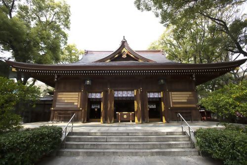 若宮八幡社の本殿の写真
