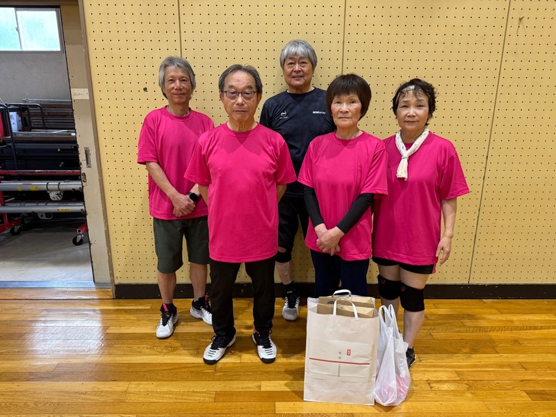 初級の部優勝　大和チームの皆さんの写真