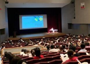 写真：講演会の様子