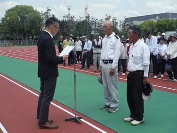 優勝チームの写真