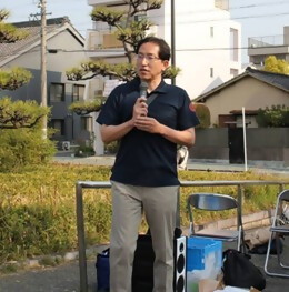 画像：あいさつをする区長の様子