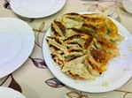 画像:おいしそうに焼けた餃子の様子