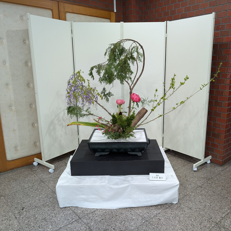 写真：会場玄関の作品