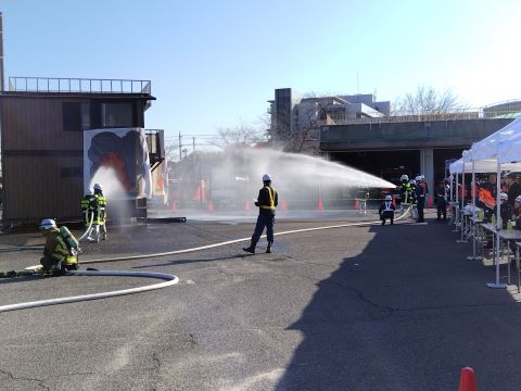 写真：放水訓練の様子