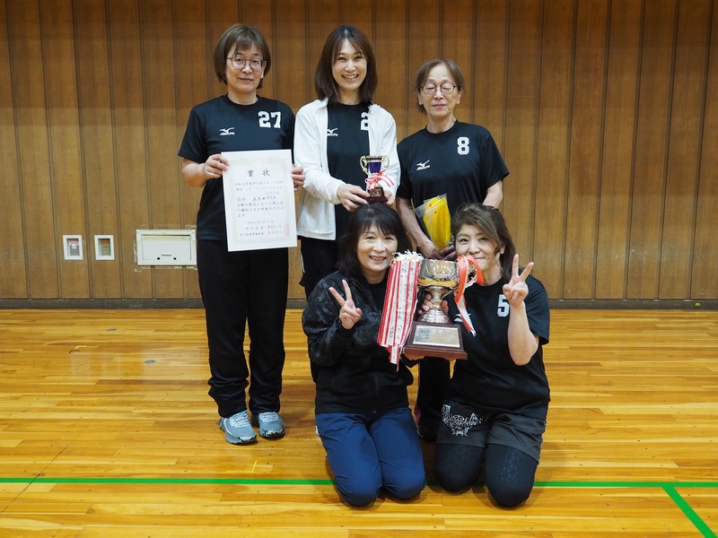 女子の部 優勝チームの画像
