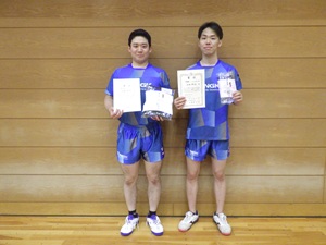 シングルス男子1部の入賞者の写真