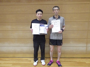 シングルス男子2部の入賞者の写真