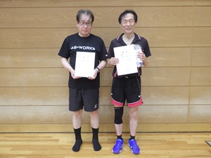 シングルス男子3部の入賞者の写真