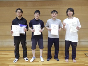 ダブルス男子の部入賞者の写真