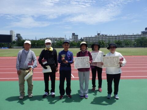 第36回天白区春のグラウンド・ゴルフ大会の上位入賞者の写真