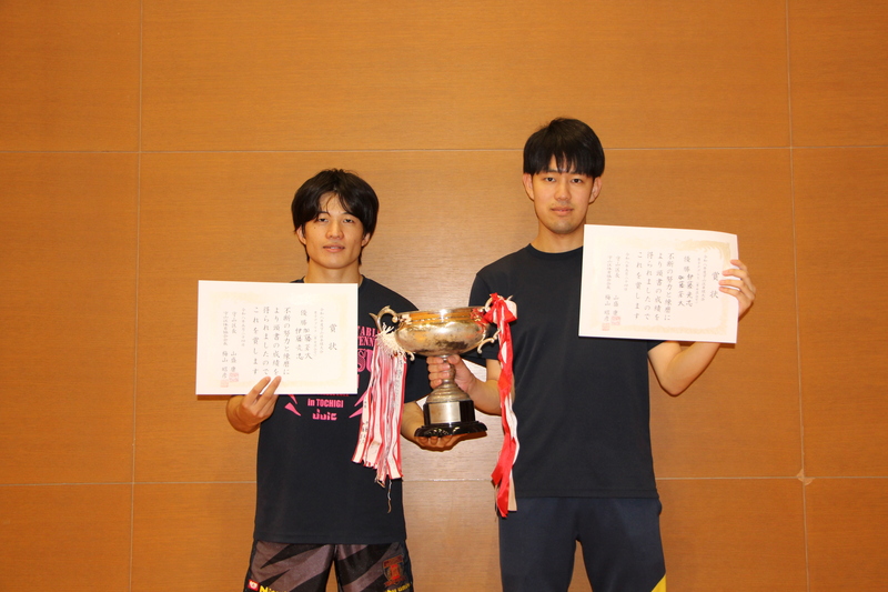 写真 男子ダブルス優勝者