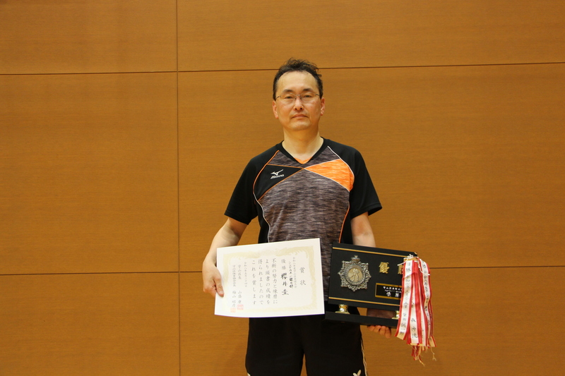 写真 男子シングルス一般優勝者