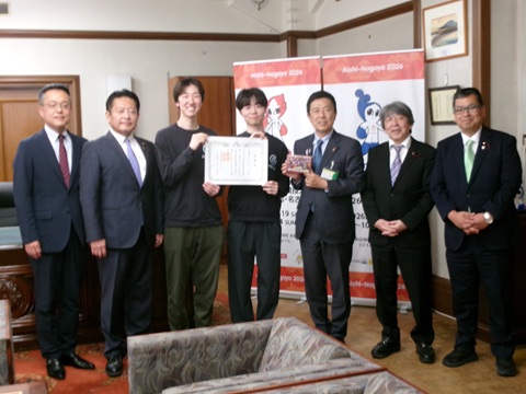 市長感謝状を贈呈の集合写真