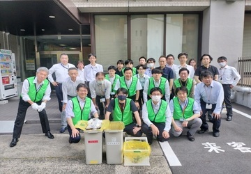 エヌティティ西日本グループの清掃活動の様子の写真