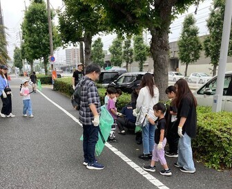 平和学区の清掃活動写真