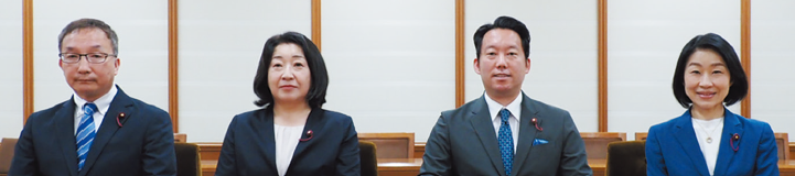 令和8年度　編集委員集合写真