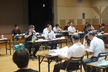 画像：話をするコーディネーターの様子
