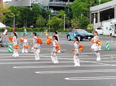 画像:Kids Cheer Smileのパフォーマンスの様子