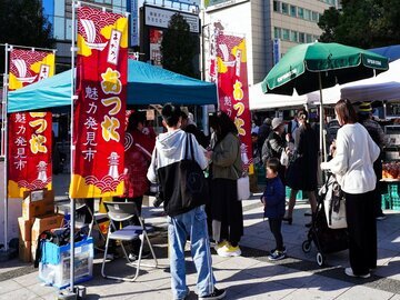 写真：金山マルシェの令和7年の様子