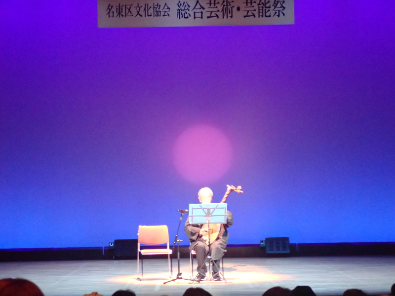 恩田 旭推(琵琶演奏)の写真