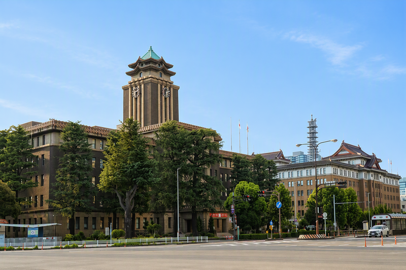 名古屋市役所本庁舎と愛知県庁本庁舎の写真