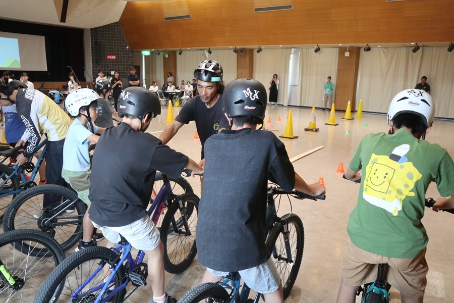 マウンテンバイク体験会の様子の写真