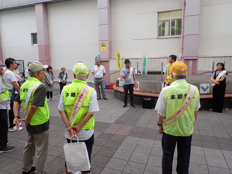 写真:参加者が集まっている写真