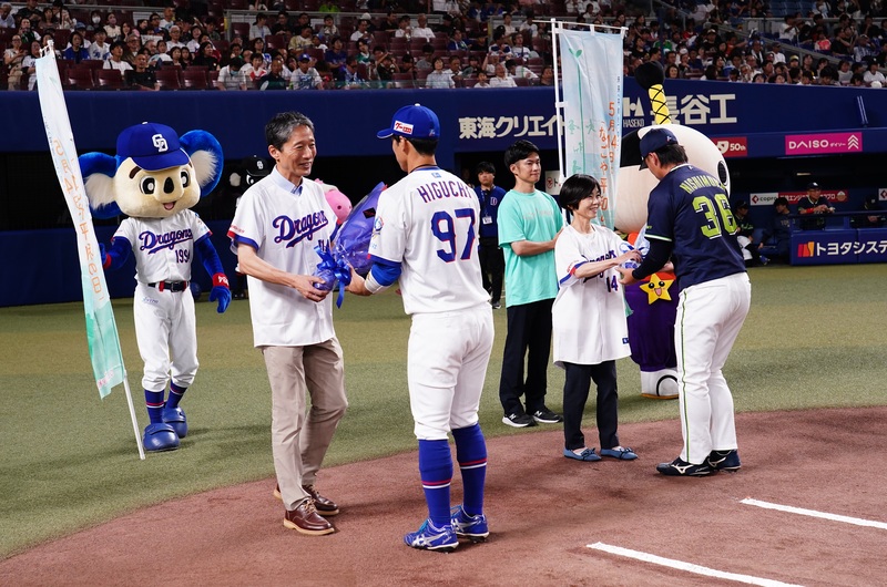 写真：贈呈式