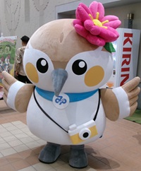 港区広報キャラクターみなぴぃの着ぐるみの写真。