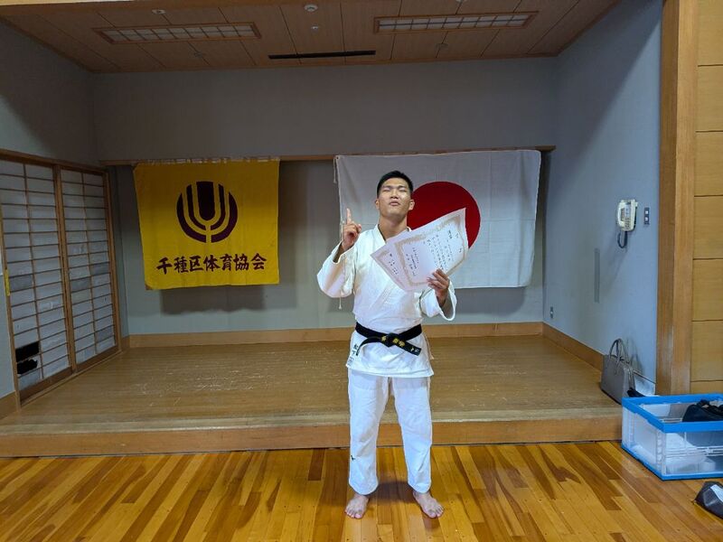 写真：一般・大学初段以下の部優勝　松下　晴希