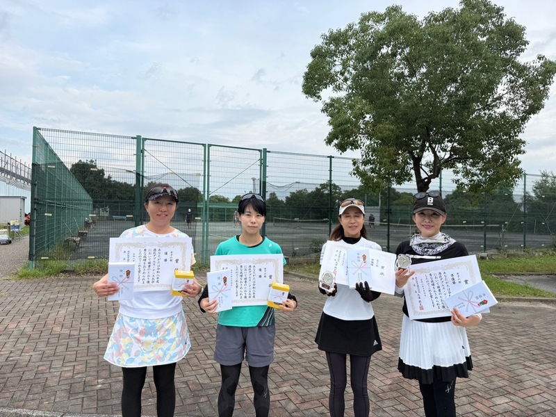 女子の部、入賞者の写真です。