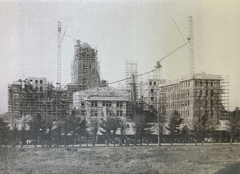 画像：建設中の市役所庁舎・議事堂