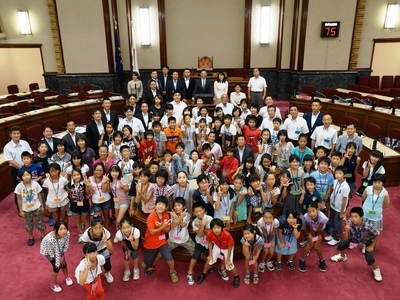 画像：21世紀初開催の「なごや子ども市会」での集合写真
