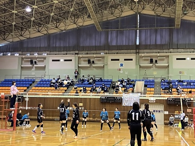 第58回熱田区女性レクリエーションバレーボール春季大会の様子