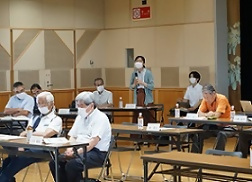 ご意見を言われる公募区民の方